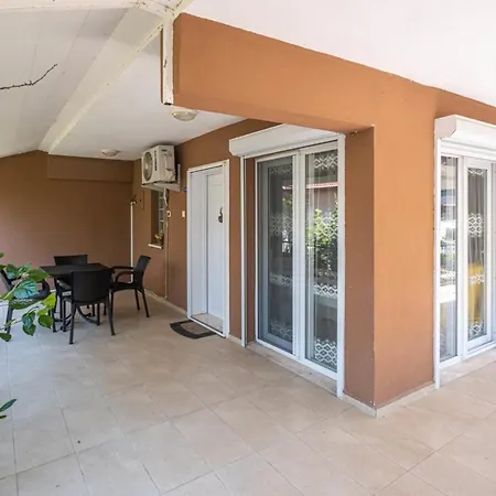 Lovely House Near Beach With Backyard In Apartamento Fethiye